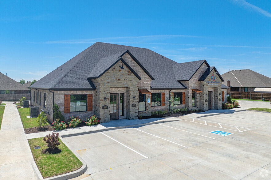 Primary Photo Of 13709 S Santa Fe Ave, Oklahoma City Office For Sale