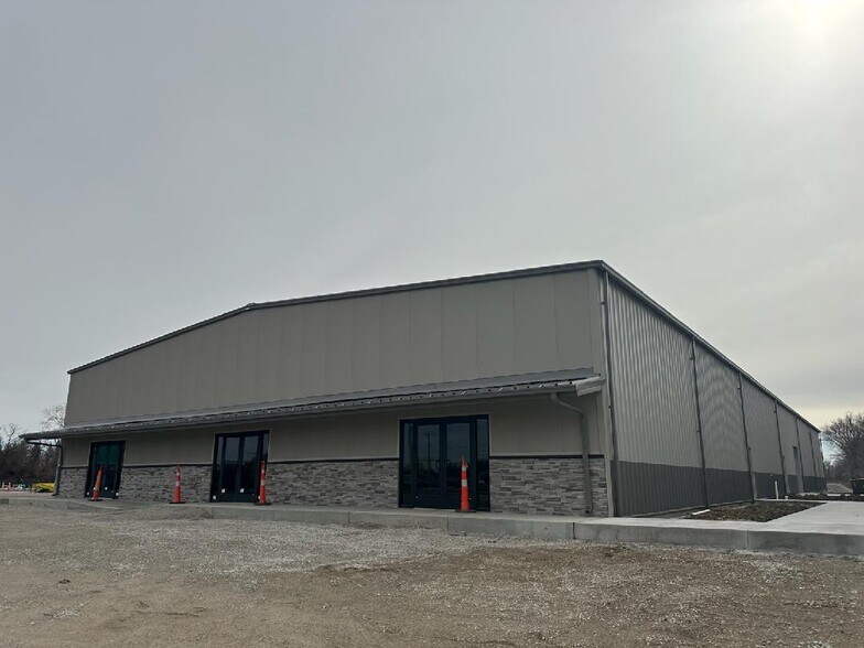 Primary Photo Of 8506 US Highway 50, Lebanon Storefront Retail Office For Lease