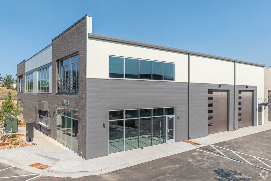 More Photos Of 13833 E Briarwood Ave, Centennial Light Distribution For Lease