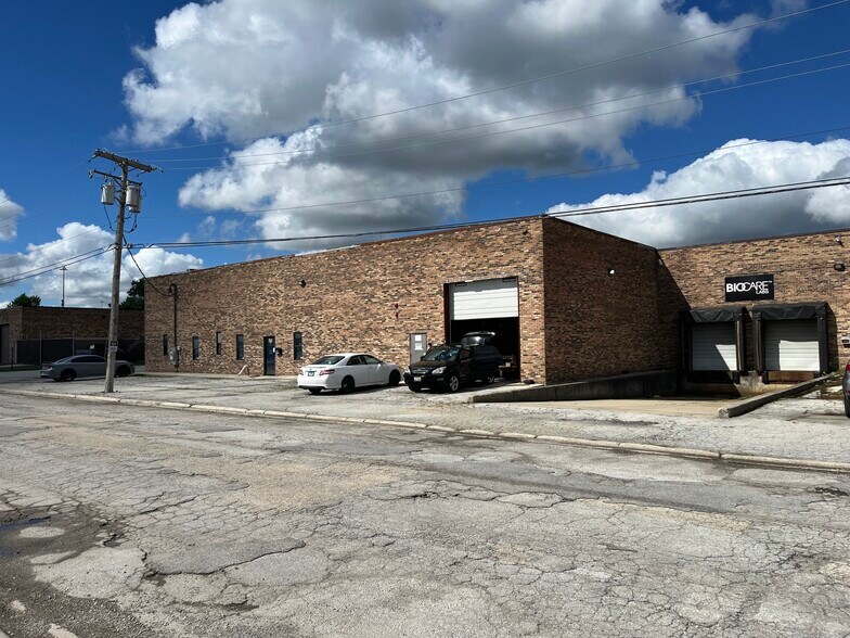 Primary Photo Of 14800 McKinley Ave, Posen Warehouse For Lease
