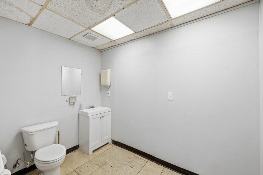 More Photos Of 4795 Mcwillie Dr, Jackson Office For Sale