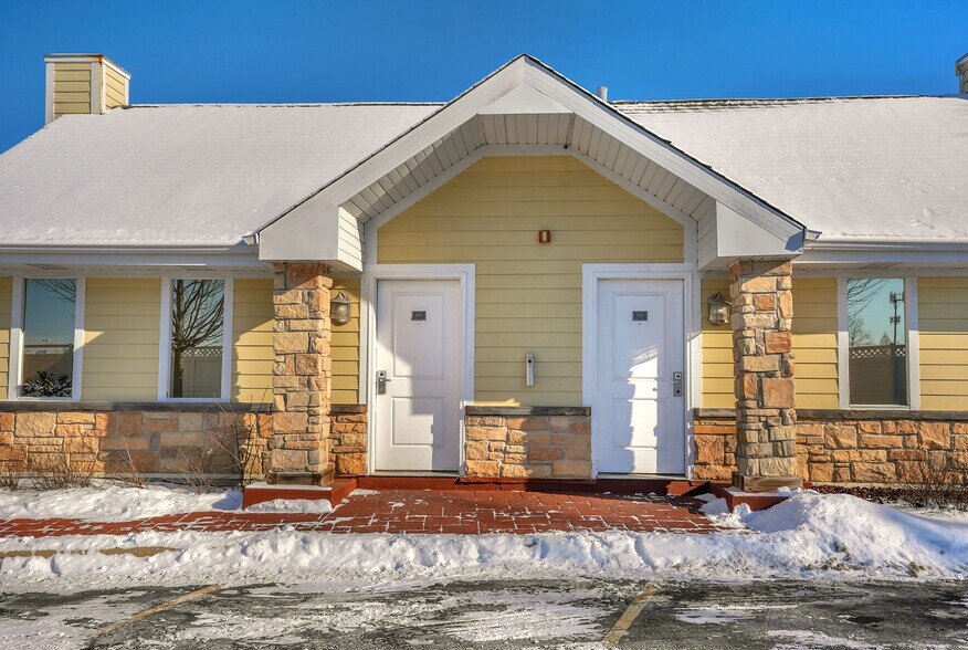 More Photos Of 16W621 S Frontage Rd, Willowbrook Hotel For Sale