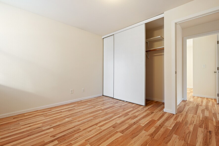 More Photos Of 802 N 43rd St, Seattle Apartments For Sale