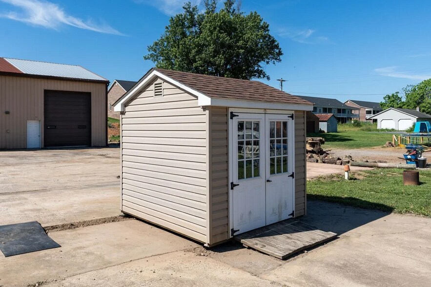 More Photos Of 3231 Stuarts Draft Hwy, Stuarts Draft Warehouse For Sale
