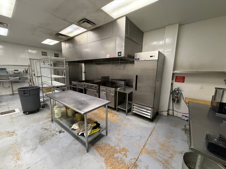 More Photos Of 331 E Weber Ave, Stockton Freestanding For Lease