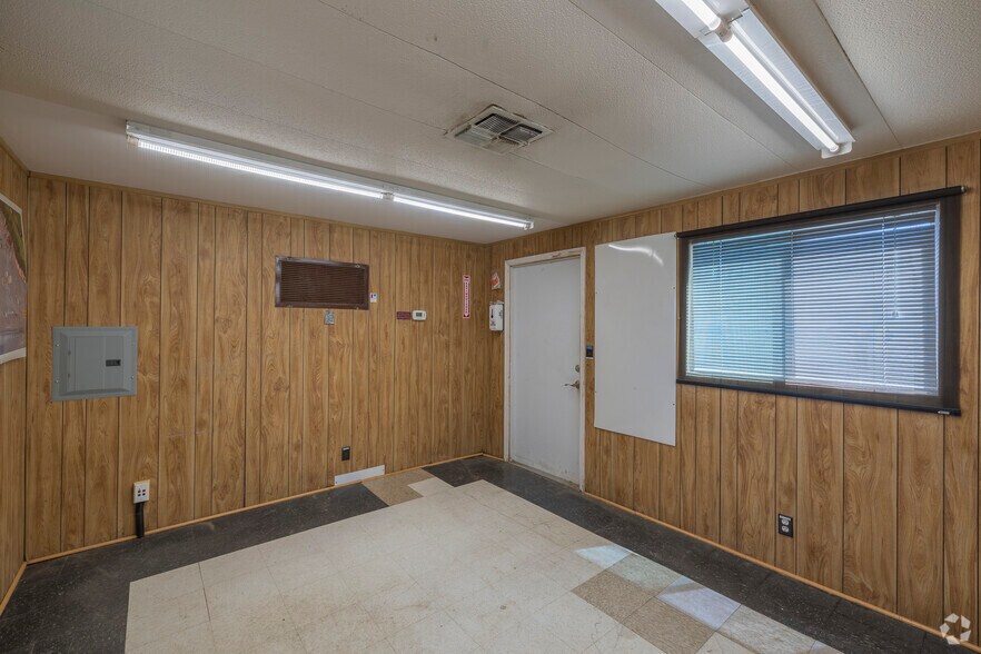 More Photos Of 2301 Napa Vallejo Hwy, Napa Manufacturing For Lease