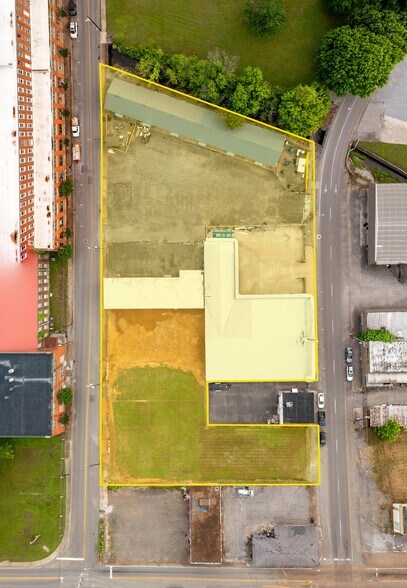 More Photos Of 395 S Ocoee St, Cleveland Showroom For Sale