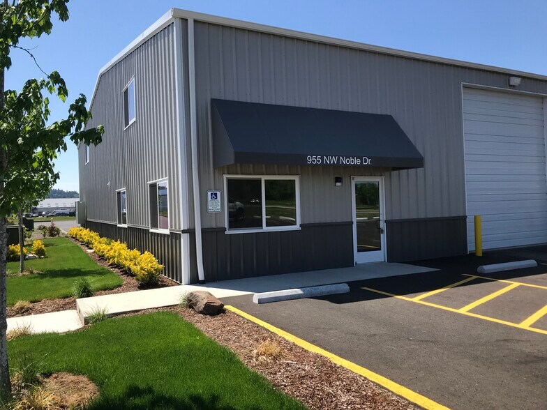 More Photos Of 955 NW Noble Dr, Estacada Warehouse For Sale