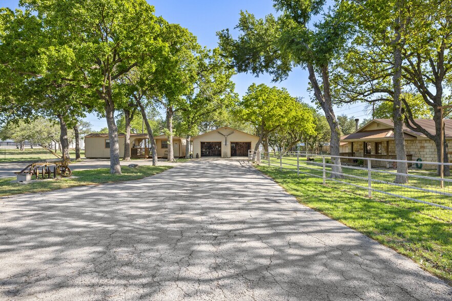 More Photos Of 13744 Us Highway 281 N, Round Mountain Flex For Sale