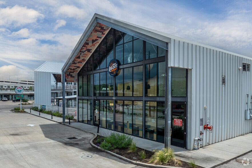 More Photos Of 1225 W 34th St, Houston Unknown For Lease