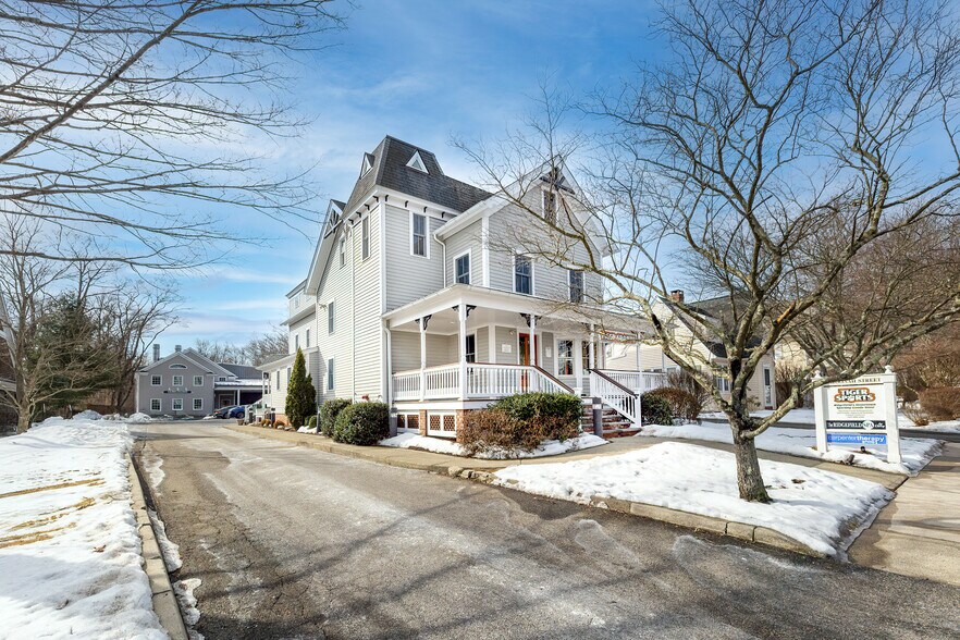 More Photos Of 27 Catoonah St, Ridgefield General Retail For Sale