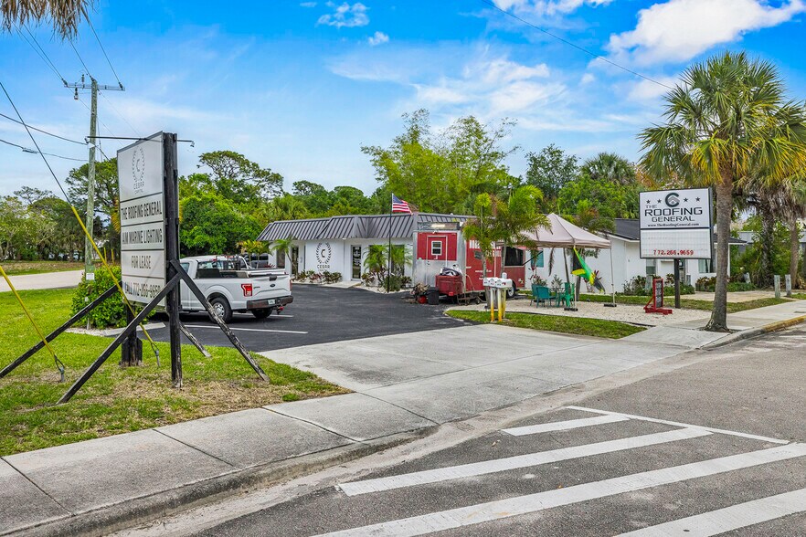 Primary Photo Of 4625 SE Dixie Hwy, Stuart Office For Sale