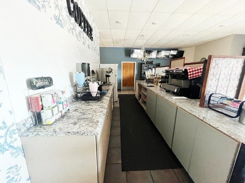 More Photos Of 704 E C St, Valentine Restaurant For Sale