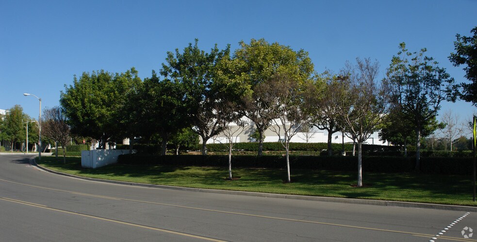More Photos Of 550 Cliffside Dr, San Dimas Warehouse For Lease