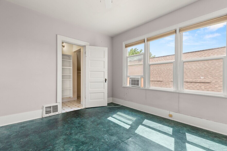 More Photos Of 1516 SE 43rd Ave, Portland Medical For Sale