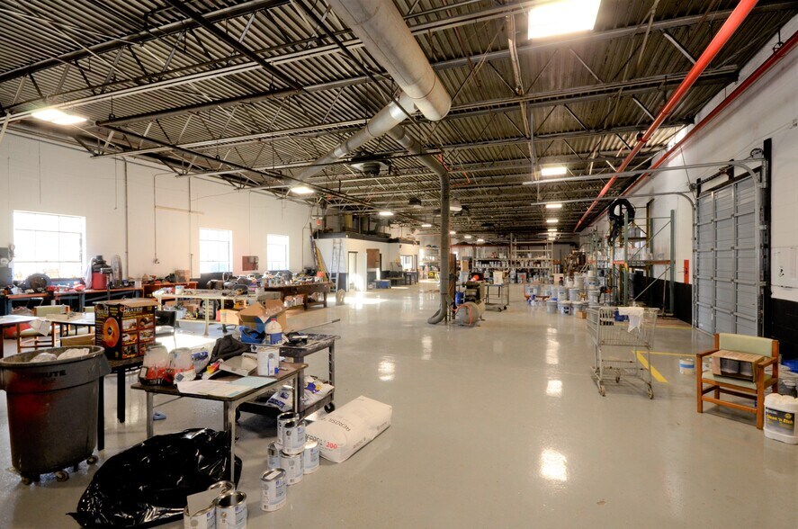 More Photos Of 222 N Market St, Petersburg Warehouse For Sale