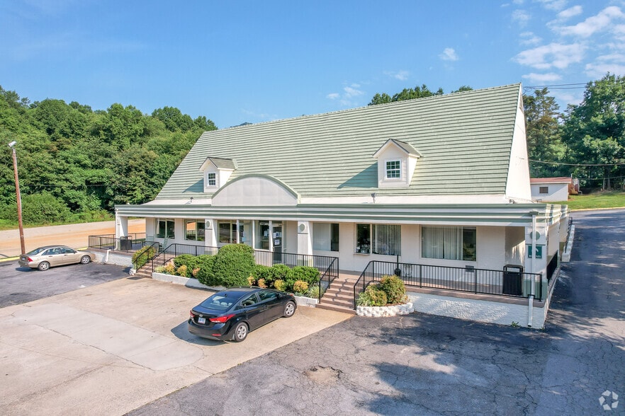 More Photos Of 2551 Smokey Park Hwy, Candler Hotel For Sale