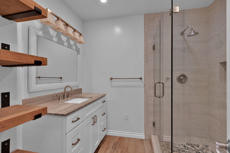 More Photos Of 801 W Whittier Blvd, La Habra Storefront Retail Residential For Sale