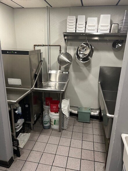 More Photos Of 7455 W Irving Park Rd, Chicago Freestanding For Sale