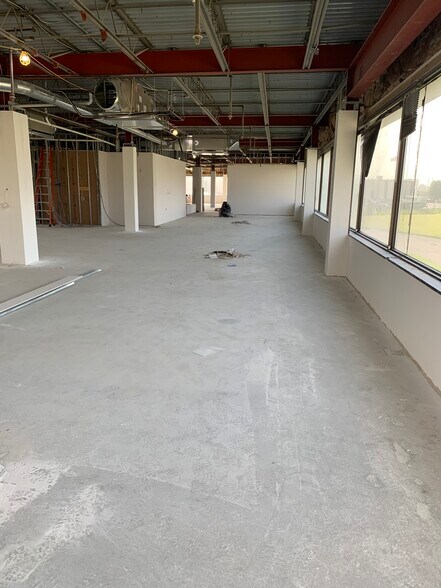 More Photos Of 5850 Fortune Cir W, Indianapolis Flex For Sale