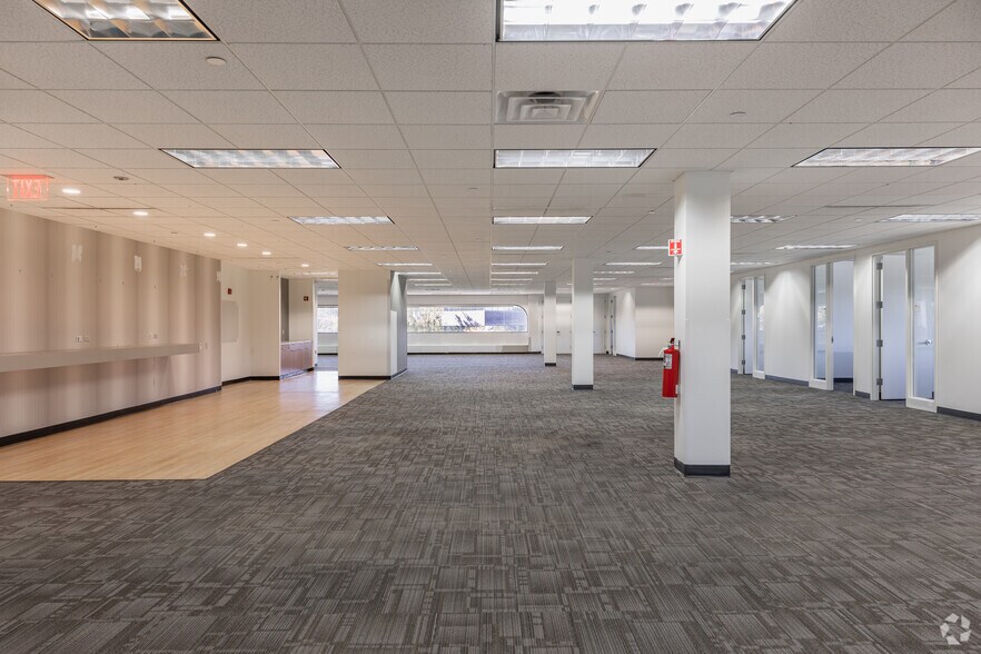 More Photos Of 7 Becker Farm Rd, Roseland Office For Lease