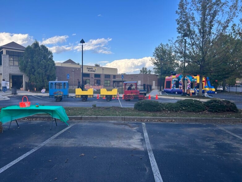 More Photos Of 5845 Campbellton Rd SW, Atlanta Daycare Center For Sale