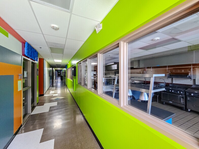More Photos Of 2810 S US Highway 1, Fort Pierce General Retail For Sale