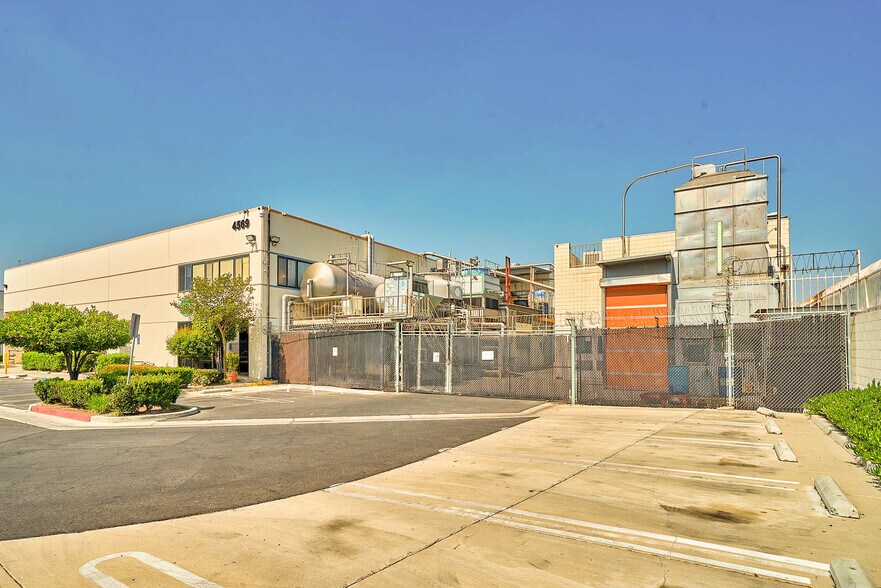 Primary Photo Of 4569 Firestone Blvd, South Gate Refrigeration Cold Storage For Sale