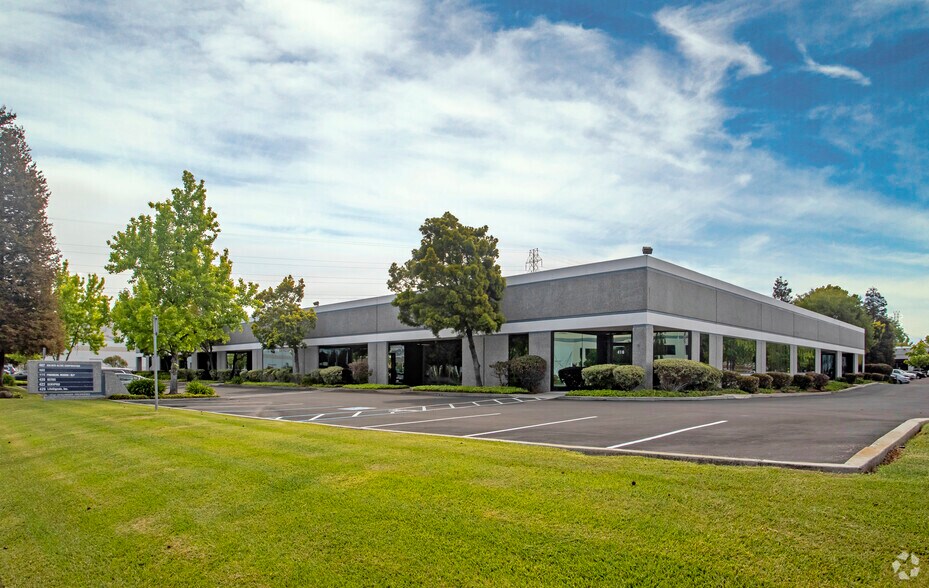 Primary Photo Of 402-426 S Hillview Dr, Milpitas Light Manufacturing For Lease