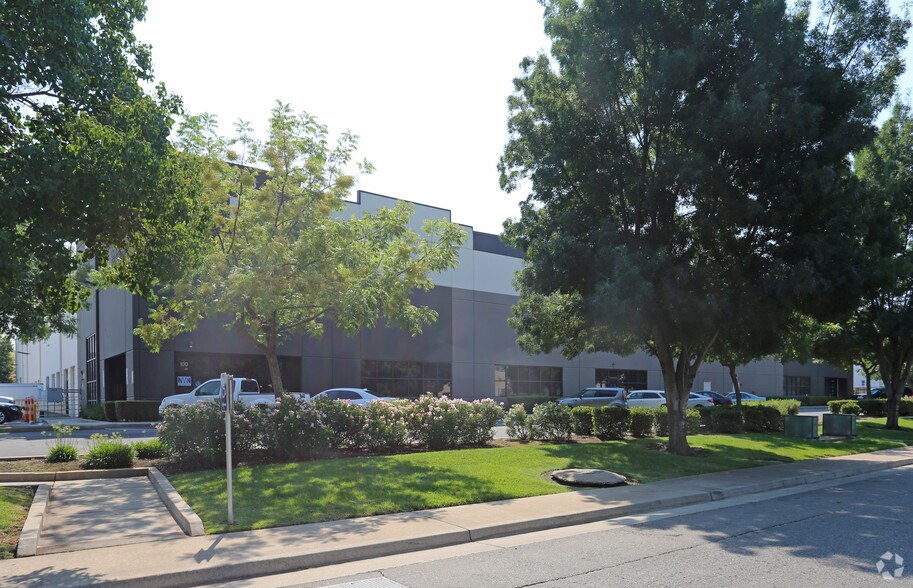 More Photos Of 3735 Bradview Dr, Sacramento Warehouse For Lease