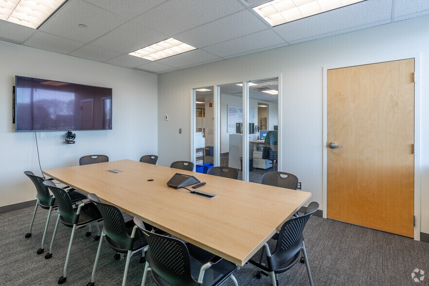 More Photos Of 350 Fairfield Ave, Bridgeport Office For Lease
