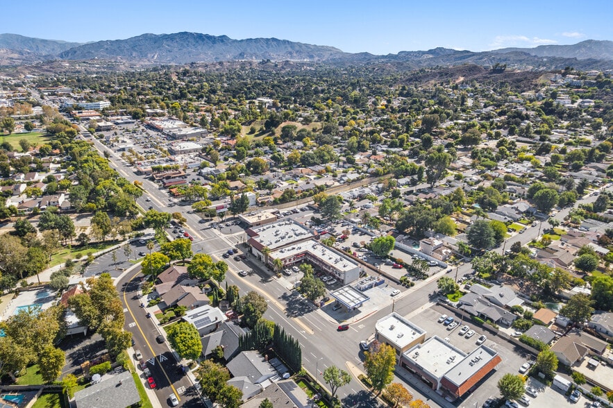 More Photos Of 23942-23945 Lyons Ave, Santa Clarita Storefront Retail Office For Lease