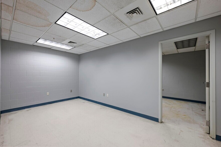 More Photos Of 801 N 2nd St, Berthoud Distribution For Lease