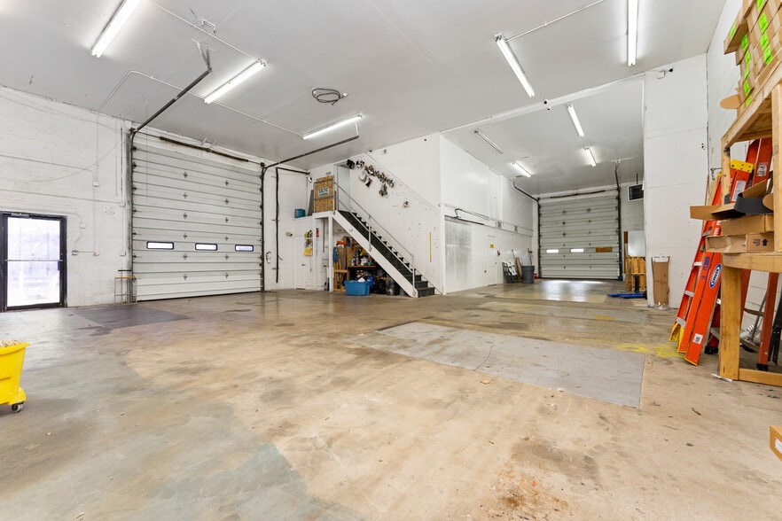 More Photos Of 9208 Venture Ct, Manassas Park Warehouse For Sale
