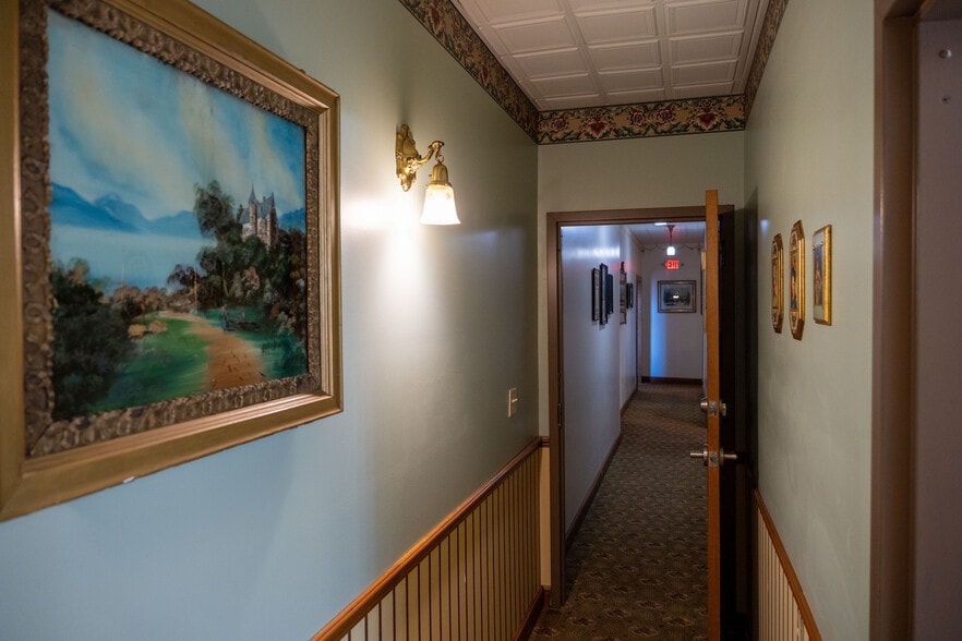 More Photos Of 35 W Jackson St, Millersburg Hotel For Sale