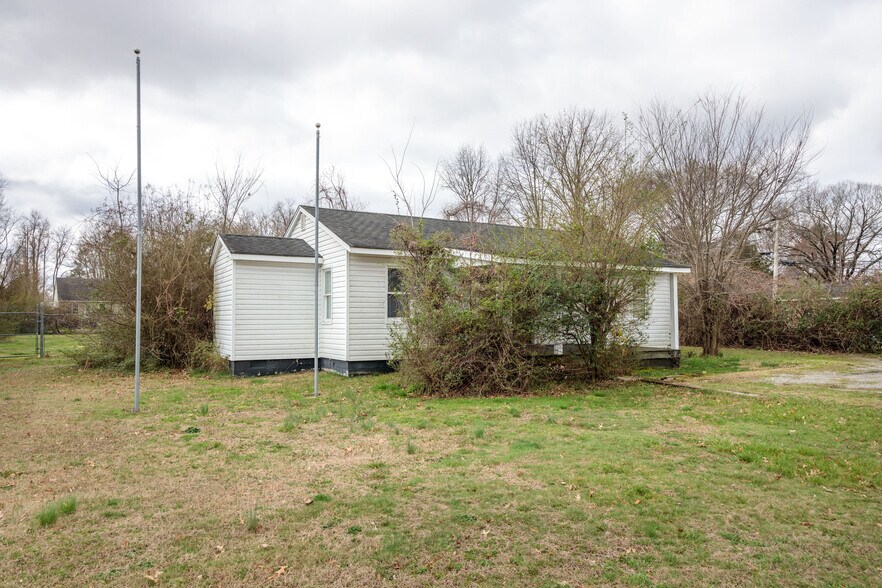 More Photos Of 217 E Williamsburg Rd, Sandston Office For Sale