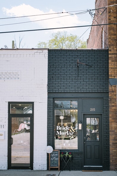 More Photos Of 215 W Main St, Greenwood Storefront For Lease