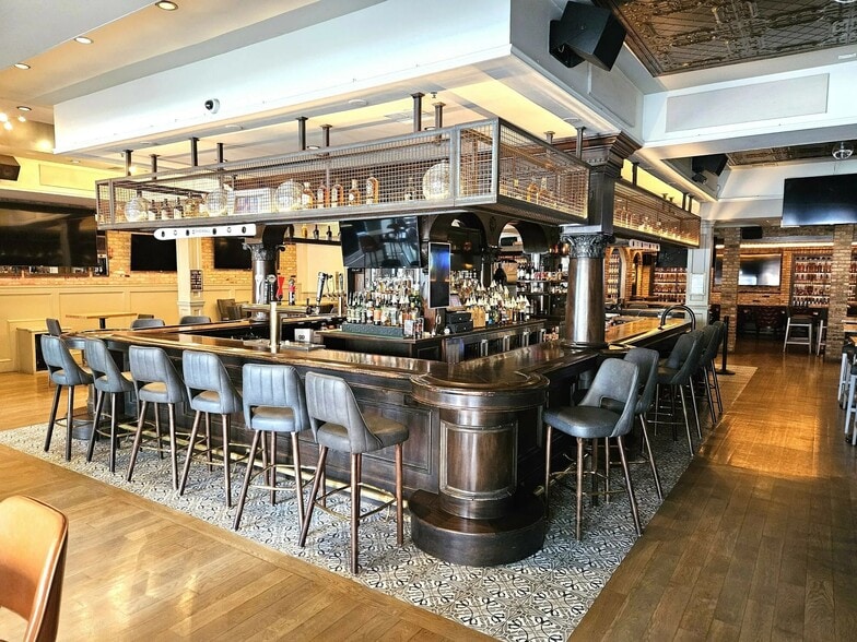 More Photos Of 1525 N Wells St, Chicago Storefront For Lease