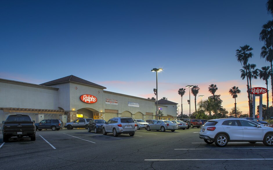 More Photos Of 3380 N Los Coyotes Diagonal, Long Beach Supermarket For Lease