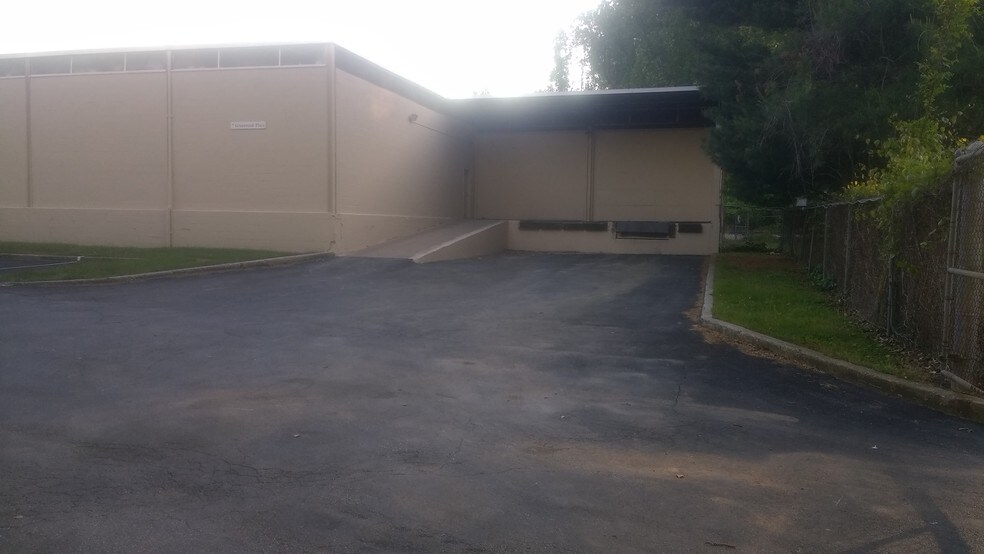 More Photos Of 7 Greenwood Pl, Pikesville Warehouse For Sale