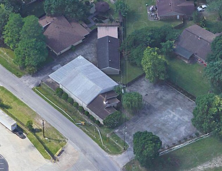 7435 Alabonson Rd, Houston, TX 77088 Religious Facility For Sale