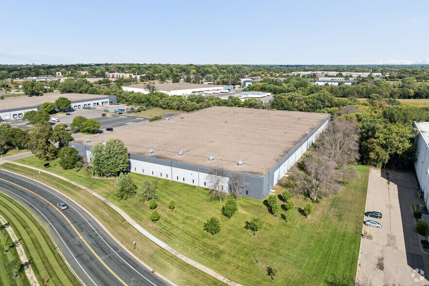 More Photos Of 10901 Hampshire Ave S, Bloomington Warehouse For Lease