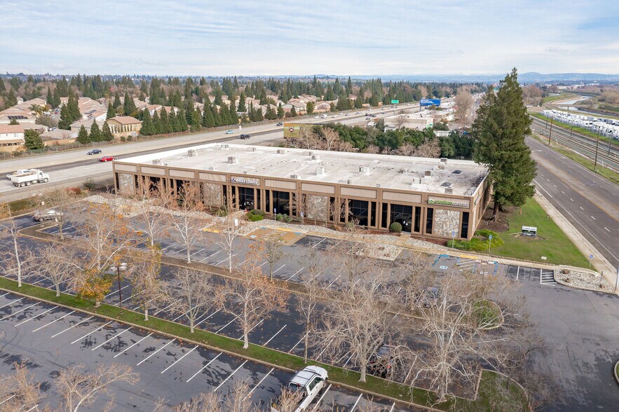 More Photos Of 11455 Folsom Blvd, Rancho Cordova Showroom For Sale