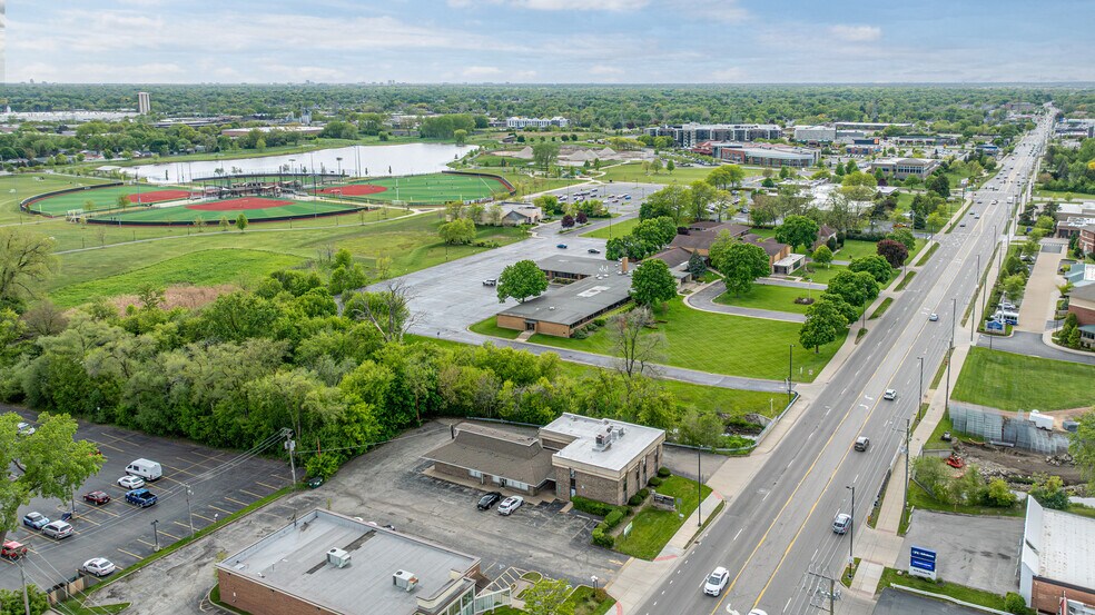 More Photos Of 47 W Dundee Rd, Wheeling Medical For Sale