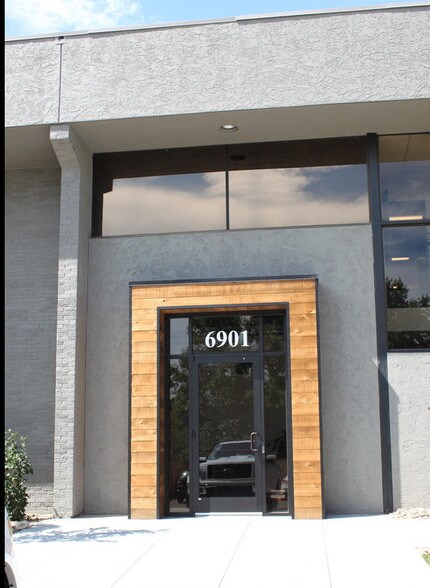 More Photos Of 6901 S Yosemite St, Englewood Office For Sale