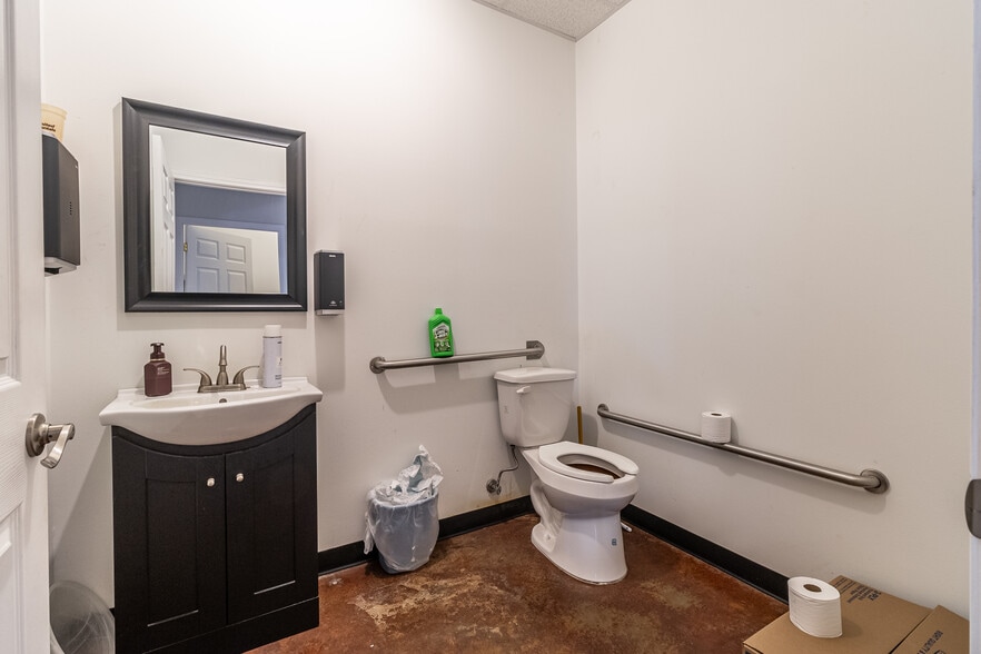 More Photos Of 544 Meadowlark Dr, Monroe Warehouse For Sale