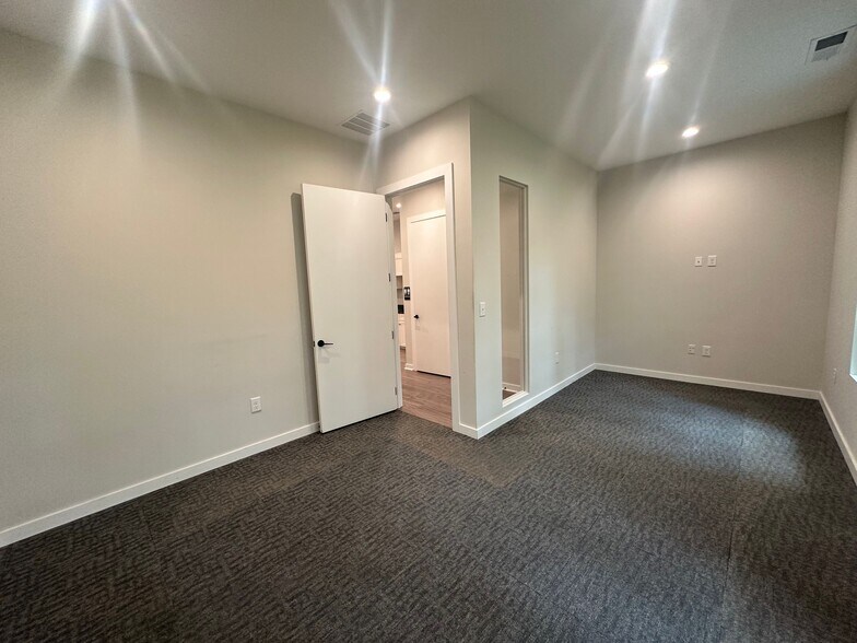 More Photos Of 6110 McFarland Station Dr, Alpharetta Medical For Lease