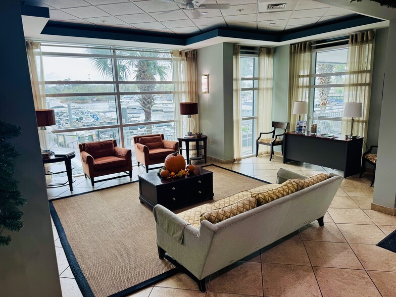 More Photos Of 2100 Sea Mountain Hwy, North Myrtle Beach Hotel For Lease
