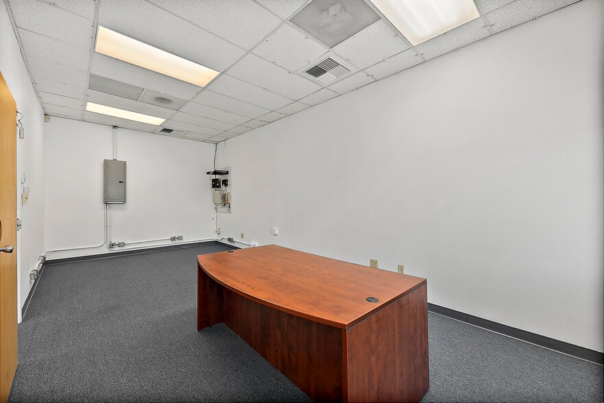 More Photos Of 3721 Kitsap Way, Bremerton Office For Lease
