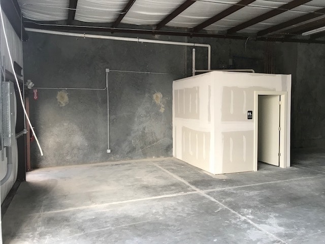 More Photos Of 304 E Pecan Blvd, McAllen Warehouse For Lease